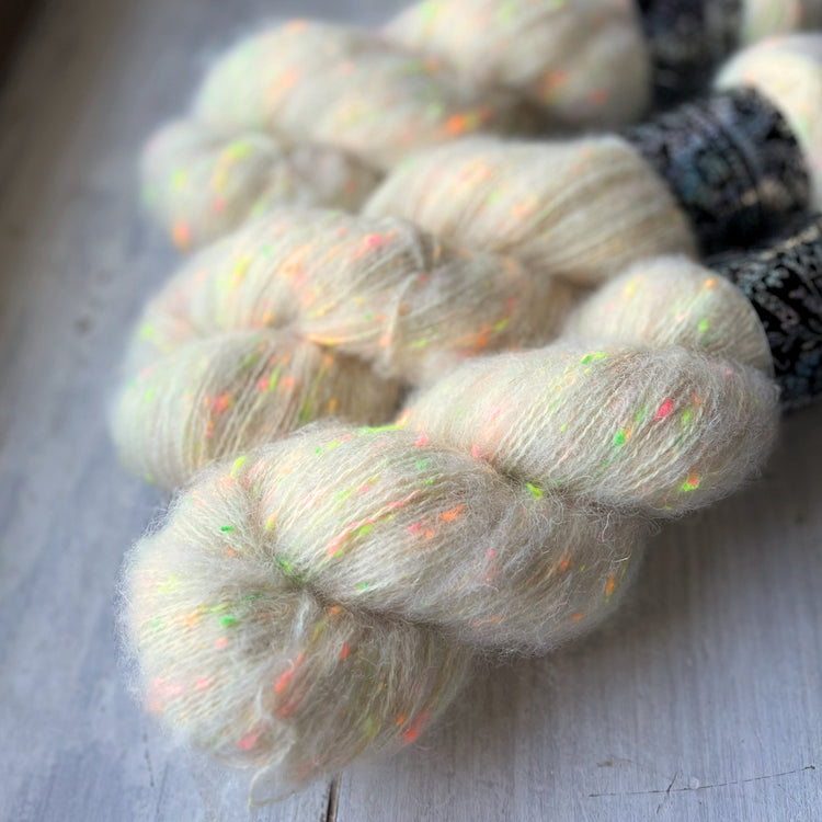 CONSTELLATION FLUFFY (mérinos alpaga lin néon)