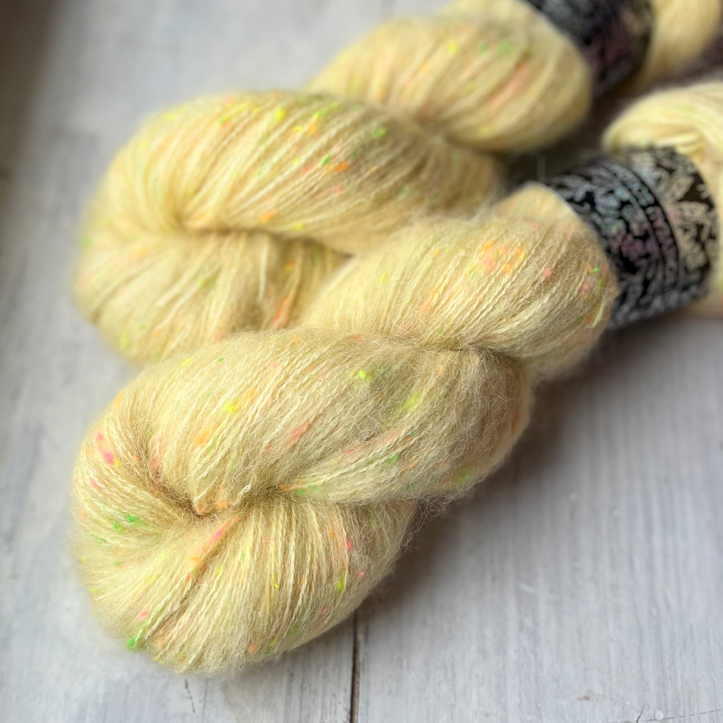 CONSTELLATION FLUFFY - Jaune Câlin