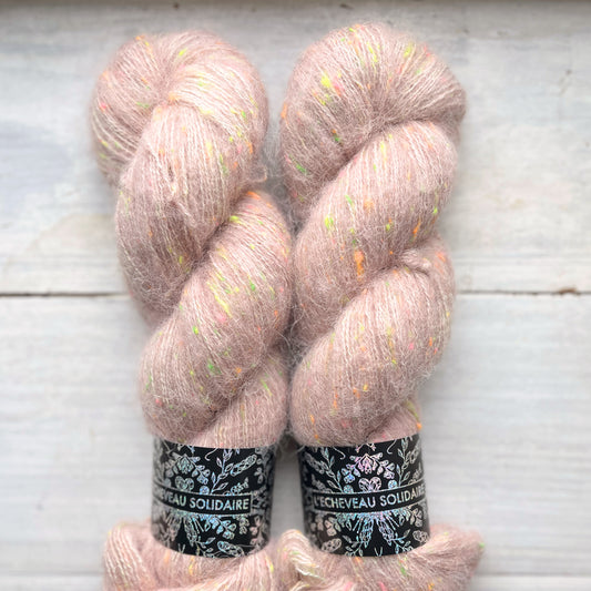 CONSTELLATION FLUFFY - Voir la vie en rose