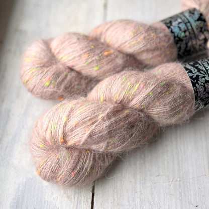 CONSTELLATION FLUFFY - Voir la vie en rose