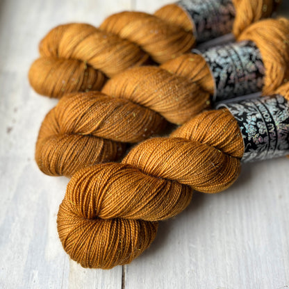 STRONG & SHINY - Rose Chantier (Rose field)