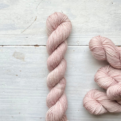STRONG & SHINY MINI - Voir la vie en rose (Rose-colored glasses)