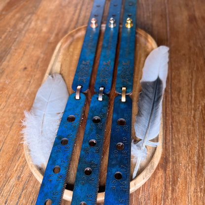 bracelet en cuir - jauge et mètre - coloris bleu nuancé