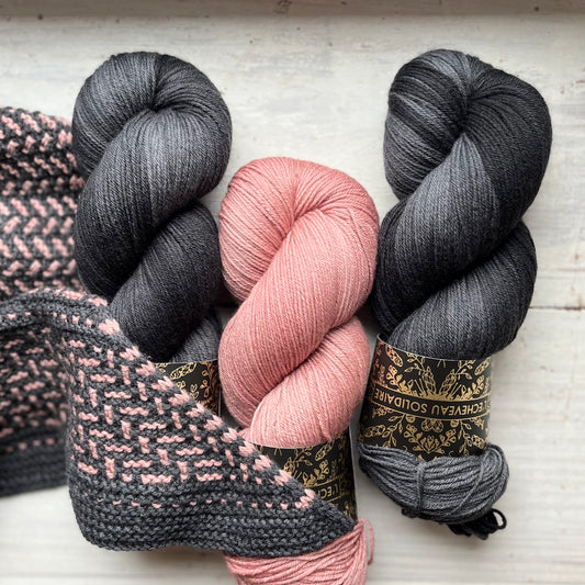 KIT - DESTINATION UNKNOWN shawl - Blush