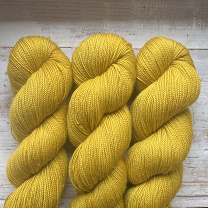 STRONG & SHINY - Le jaune de Gaïa